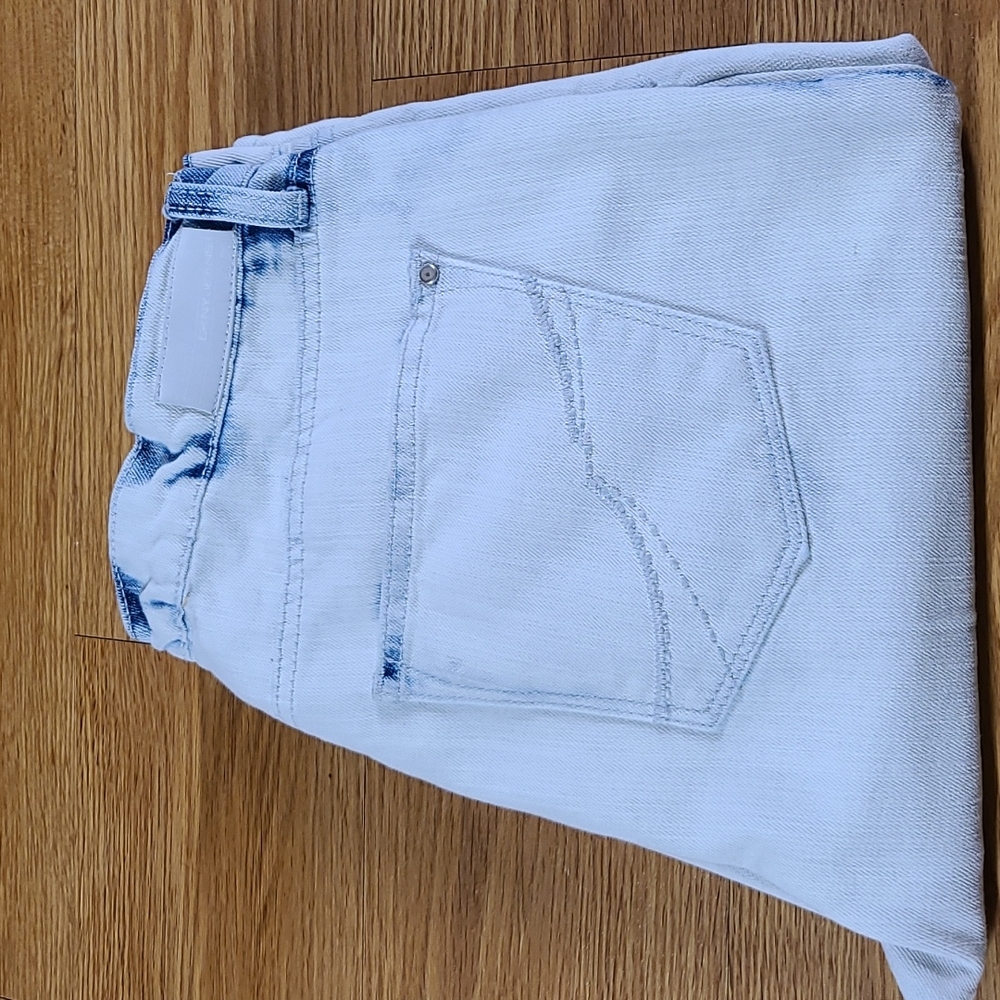 DKNY JEANS 6 CITY BOYFRIEND BLEECH WASH - Picture 8 of 8